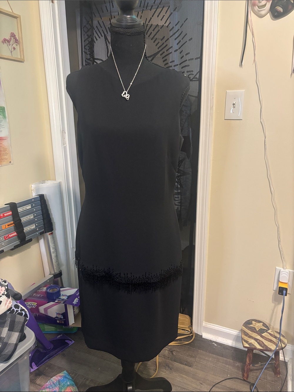 Liz Claiborne Black Sleeveless Sheath Dress